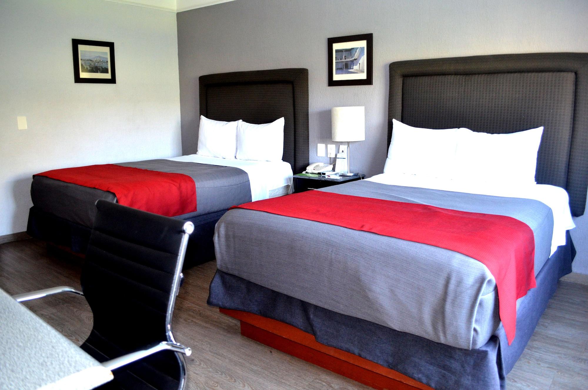 Plaza Camelinas Hotel Керетаро Экстерьер фото