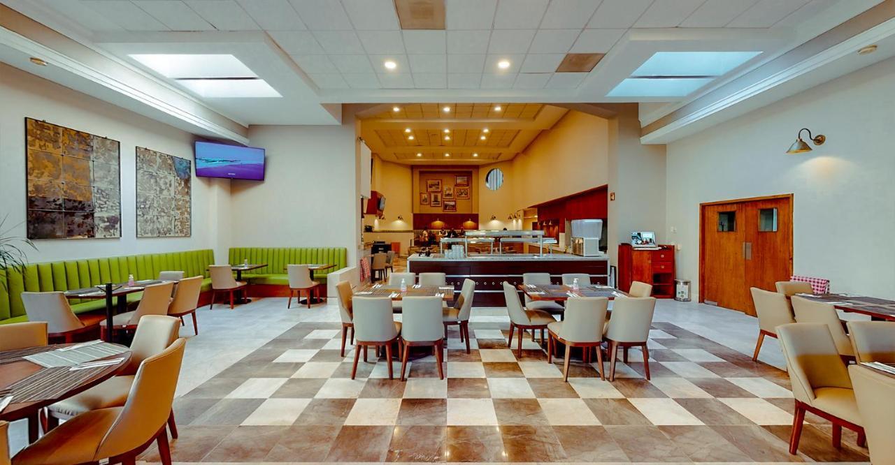 Plaza Camelinas Hotel Керетаро Экстерьер фото
