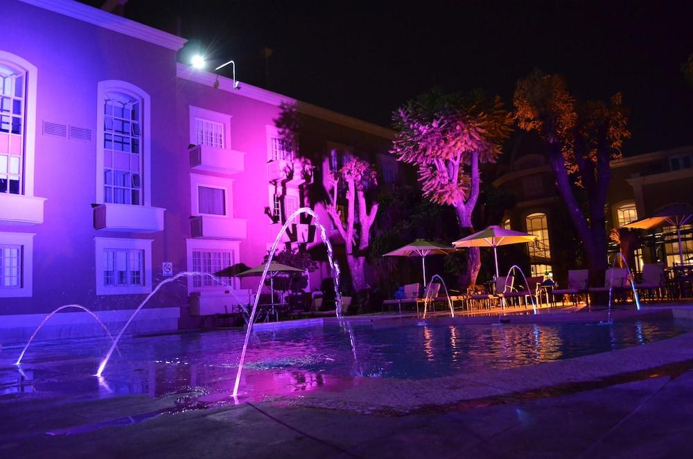 Plaza Camelinas Hotel Керетаро Экстерьер фото