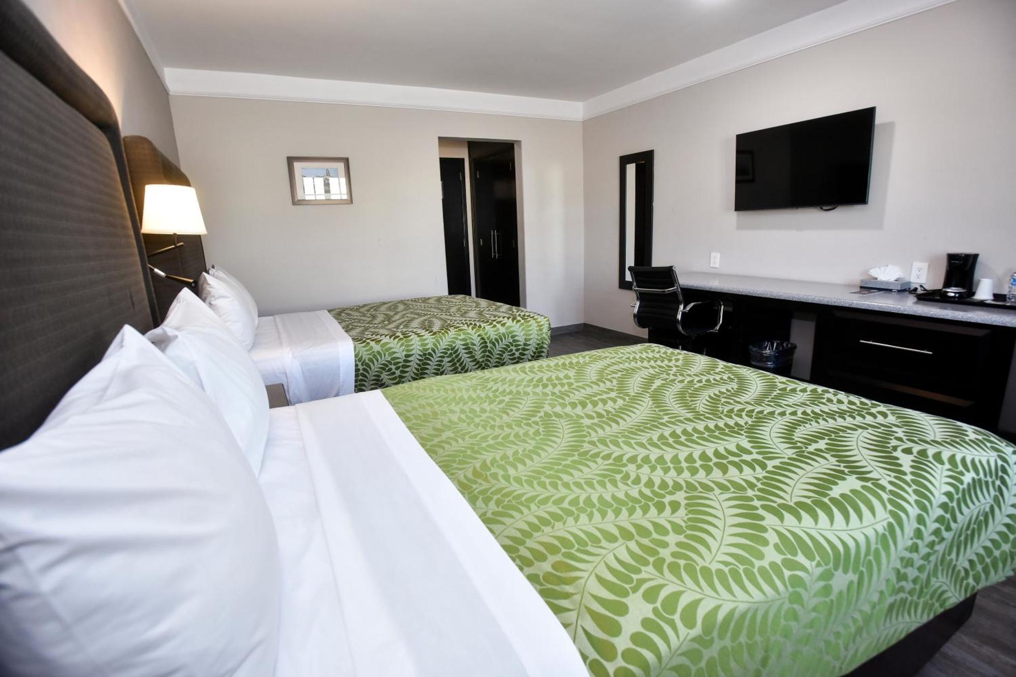 Plaza Camelinas Hotel Керетаро Экстерьер фото