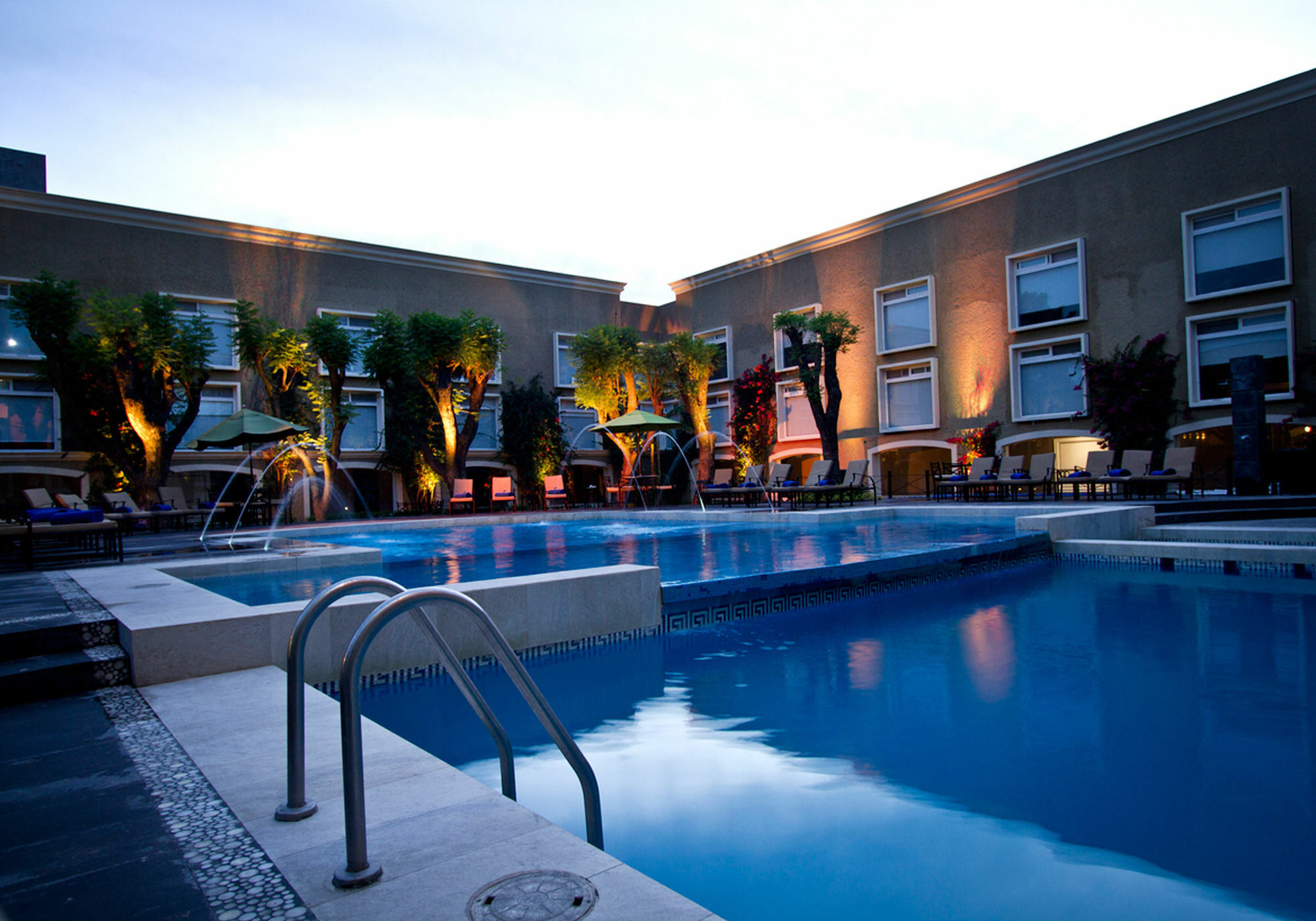 Plaza Camelinas Hotel Керетаро Экстерьер фото